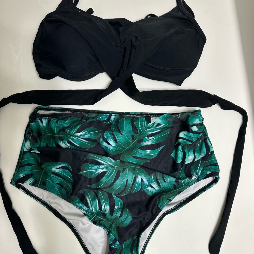 Black and Green Leaf Print Bikini Set